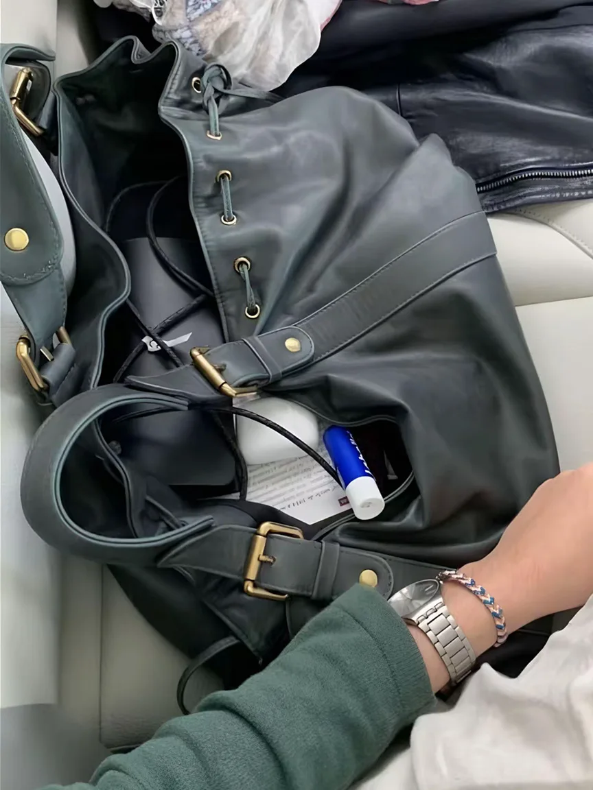 Bolso cruzado sencillo para mujer, bolso Boston de hombro para ir al | Accesorios de moda · Omeda.es - Imagen 6