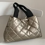 Bolso Hobo acolchado para mujer, bolso con asa superior de gran | Accesorios de moda · Omeda.es
