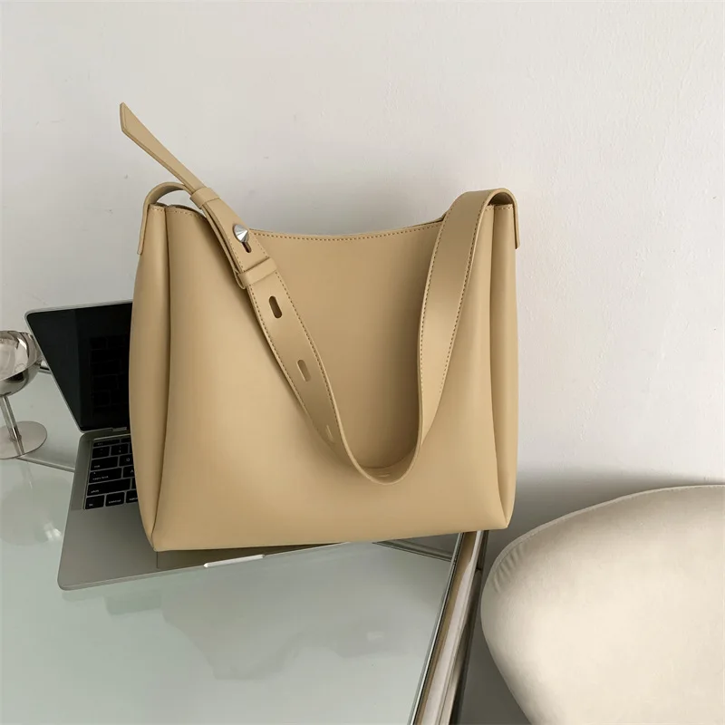Bolso de mano de cuero de moda para mujer, tendencia 2025, bolso | Accesorios de moda · Omeda.es - Imagen 10