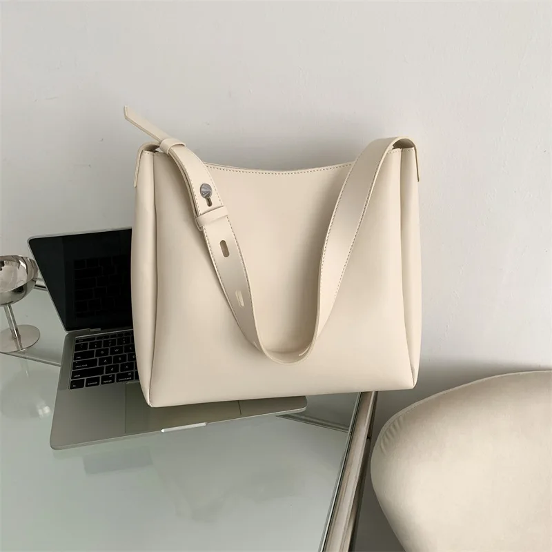 Bolso de mano de cuero de moda para mujer, tendencia 2025, bolso | Accesorios de moda · Omeda.es - Imagen 11