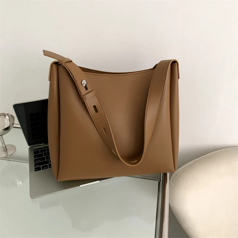Bolso de mano de cuero de moda para mujer, tendencia 2025, bolso | Accesorios de moda · Omeda.es - Imagen 14