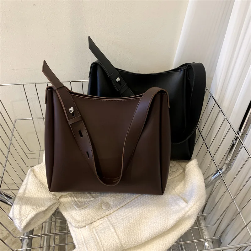 Bolso de mano de cuero de moda para mujer, tendencia 2025, bolso | Accesorios de moda · Omeda.es - Imagen 19