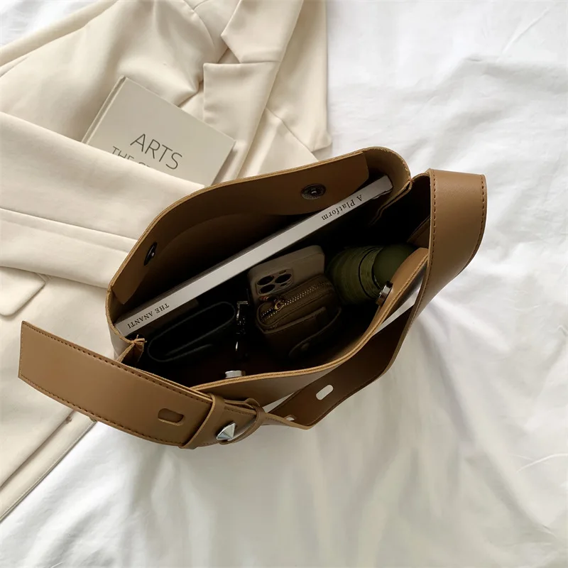 Bolso de mano de cuero de moda para mujer, tendencia 2025, bolso | Accesorios de moda · Omeda.es - Imagen 30