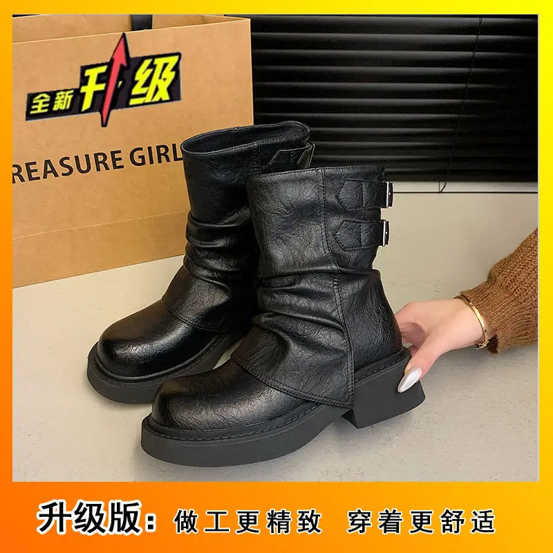 Botas De moda De invierno 2024, Botas De plataforma De tacón plano a | Zapatos y calzado · Omeda.es