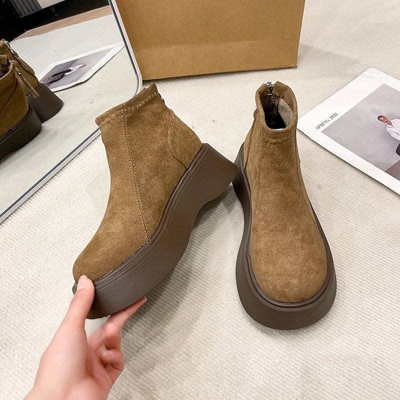 Botines de moda: cuenta con una suela antideslizante y un acogedor | Zapatos y calzado · Omeda.es - Imagen 14