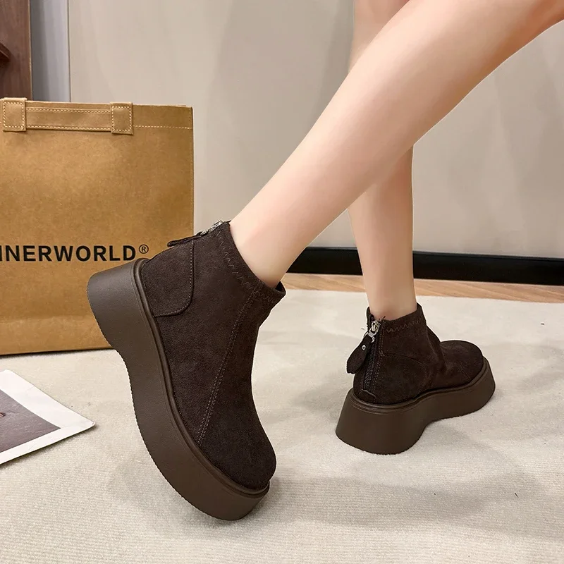 Botines de moda: cuenta con una suela antideslizante y un acogedor | Zapatos y calzado · Omeda.es - Imagen 22