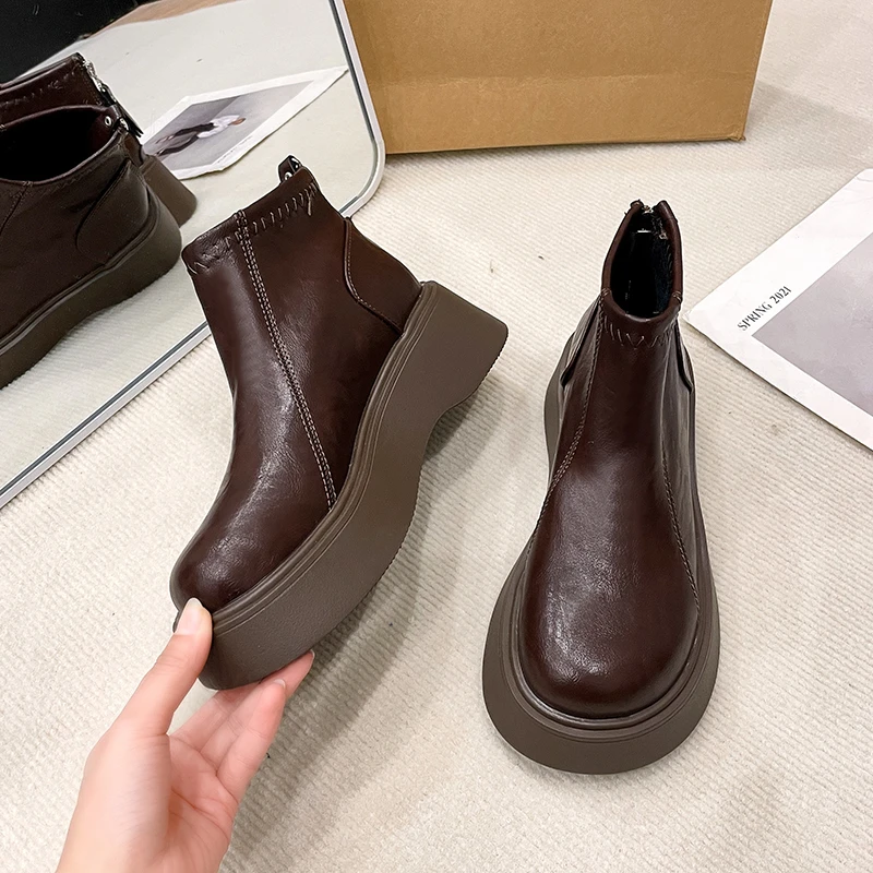 Botines de moda: cuenta con una suela antideslizante y un acogedor | Zapatos y calzado · Omeda.es - Imagen 23