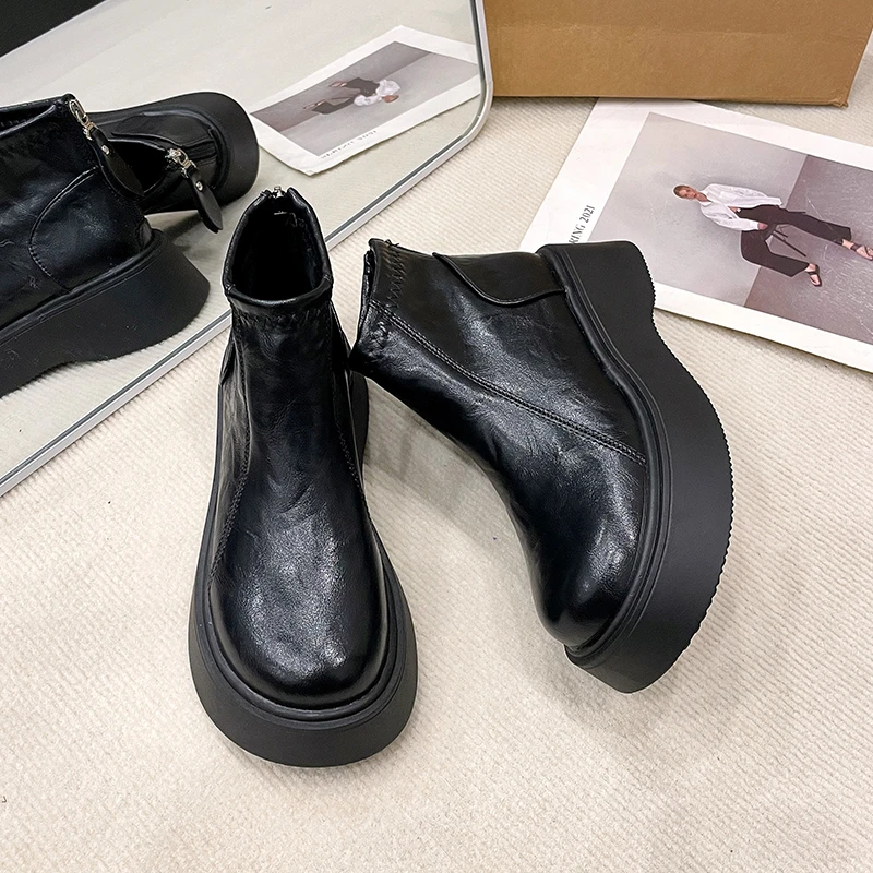 Botines de moda: cuenta con una suela antideslizante y un acogedor | Zapatos y calzado · Omeda.es - Imagen 4