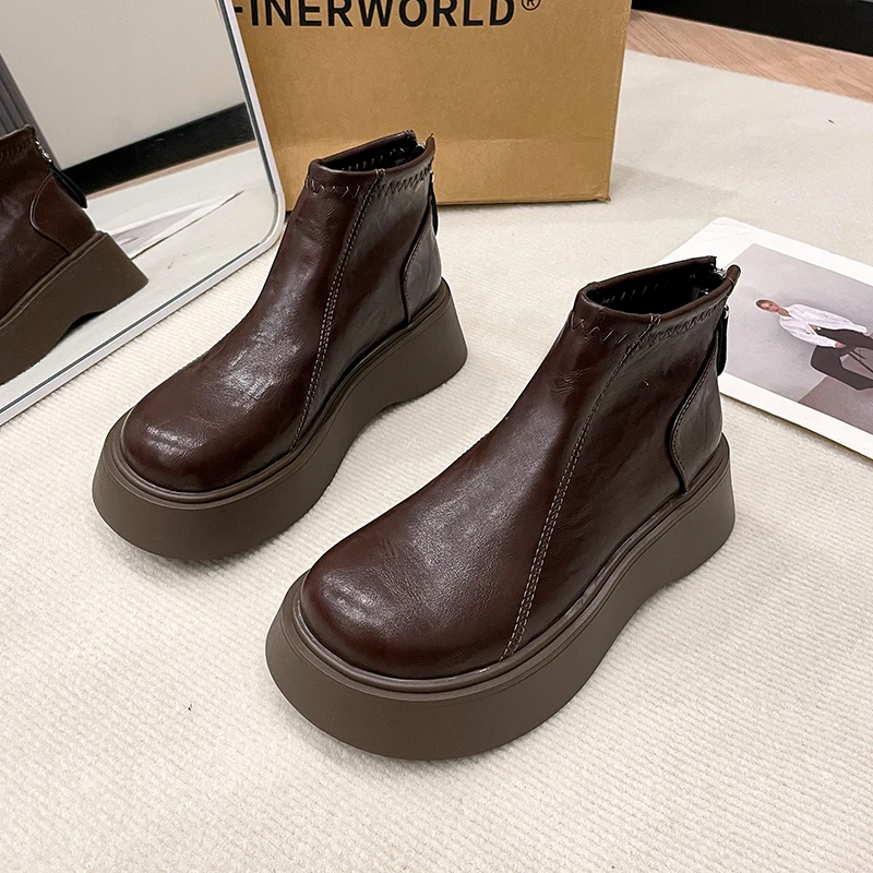 Botines de moda: cuenta con una suela antideslizante y un acogedor | Zapatos y calzado · Omeda.es - Imagen 8