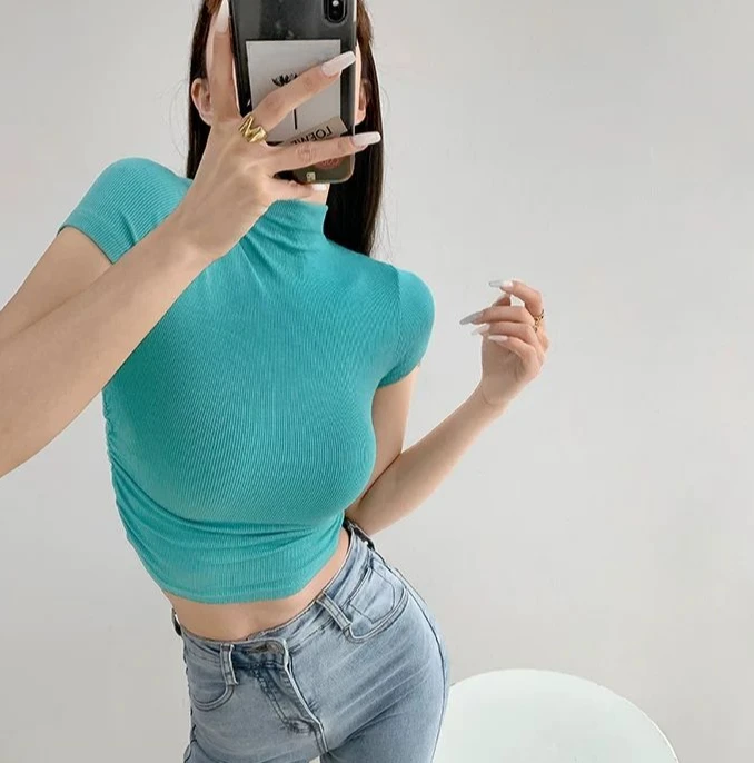 Camiseta corta ajustada con cuello alto para mujer, Tops de Color | Ropa de mujer · Omeda.es - Imagen 7