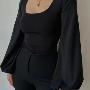 Camiseta de mujer, camiseta casual de manga acampanada de color puro | Ropa de mujer · Omeda.es