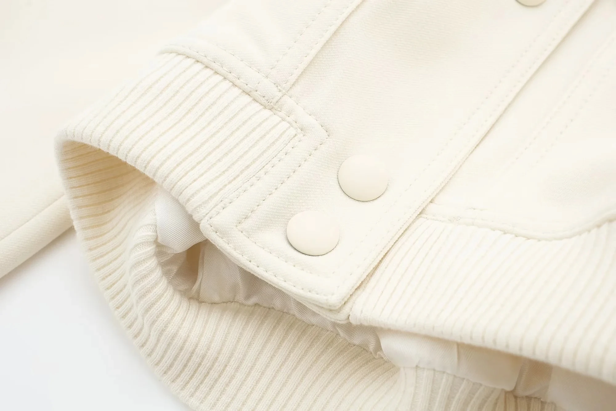 Chaqueta negra elegante a la moda para mujer, abrigo recortado | Ropa de mujer · Omeda.es - Imagen 10