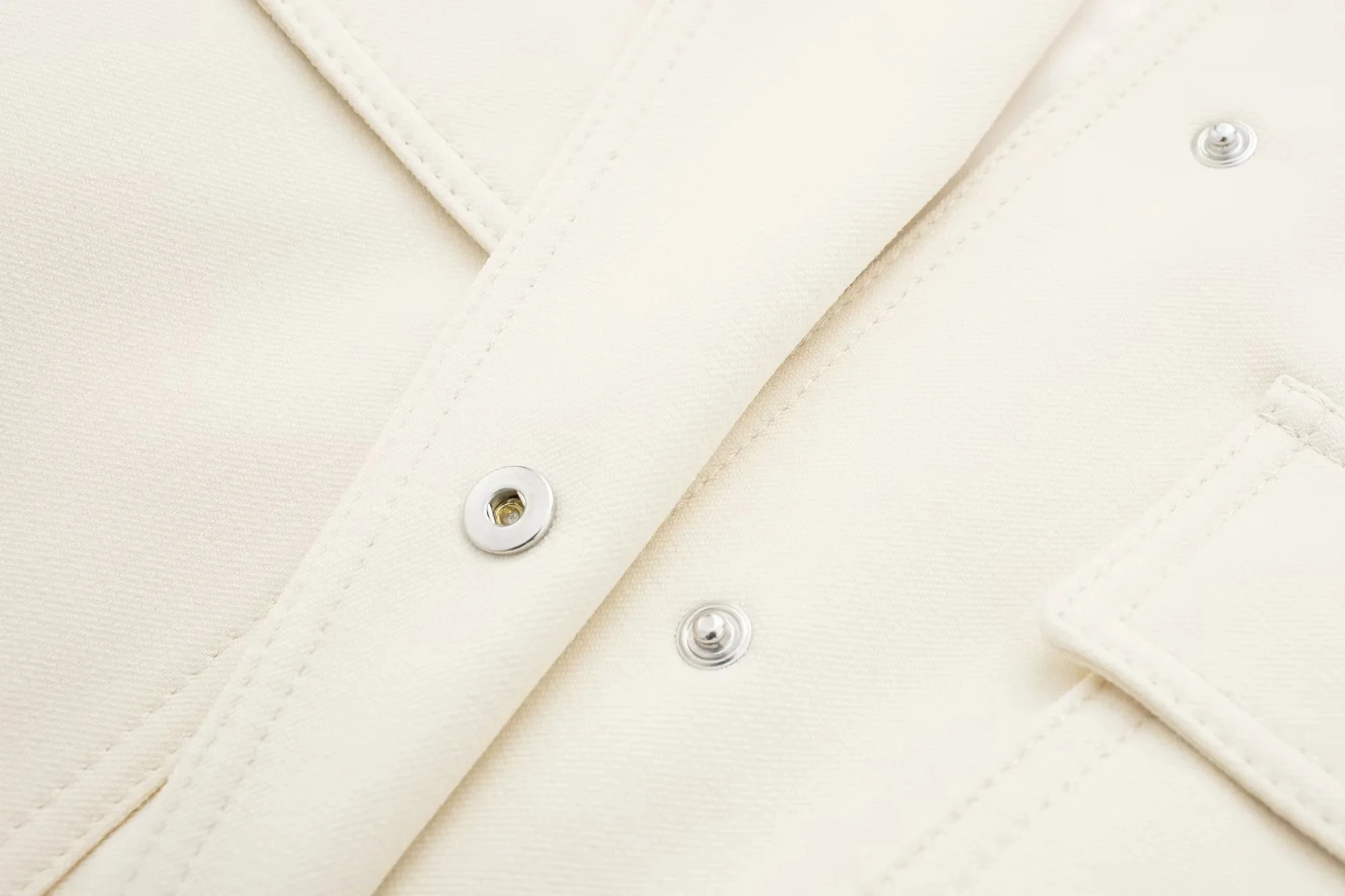 Chaqueta negra elegante a la moda para mujer, abrigo recortado | Ropa de mujer · Omeda.es - Imagen 14