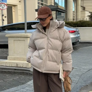 Chaqueta de plumón elegante con capucha para mujer, chaquetas gruesas | Ropa de mujer · Omeda.es