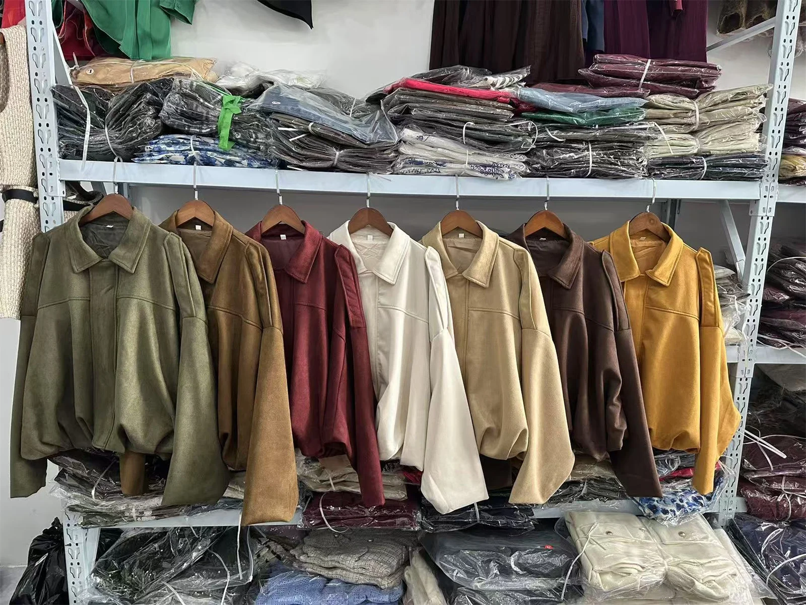 Chaquetas Bomber elegantes del ejército para mujer, abrigos a la moda | Ropa de mujer · Omeda.es - Imagen 12