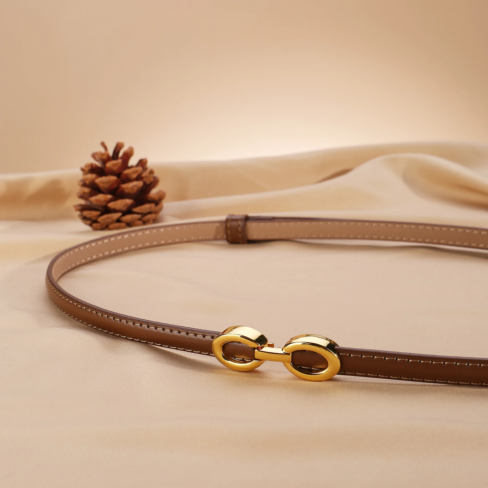 Cinturón fino de cuero genuino para mujer, accesorio minimalista y | Accesorios de moda · Omeda.es - Imagen 4