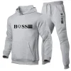 Un conjunto de ropa deportiva de dos piezas para hombre que consta de | Ropa de hombre · Omeda.es