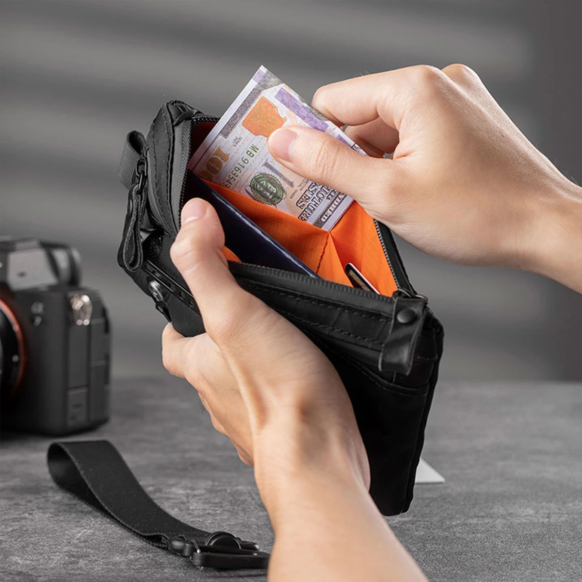 Embrague con cremallera y pulsera, porta pasaporte, cartera con | Accesorios de moda · Omeda.es - Imagen 12