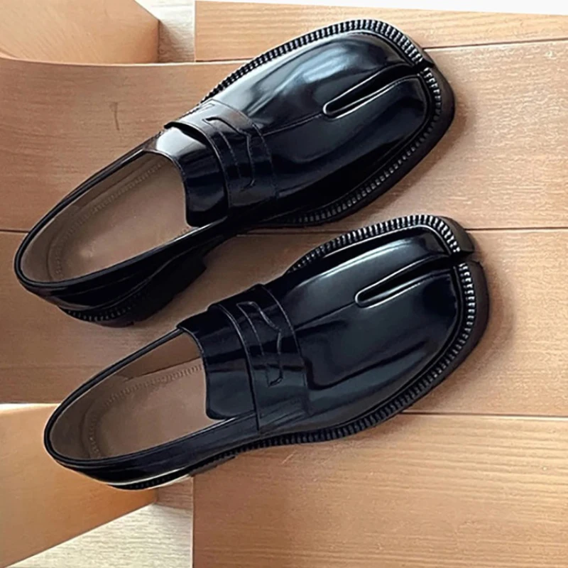 Mocasines con punta abierta y plataforma gruesa de diseñador de marca | Zapatos y calzado · Omeda.es