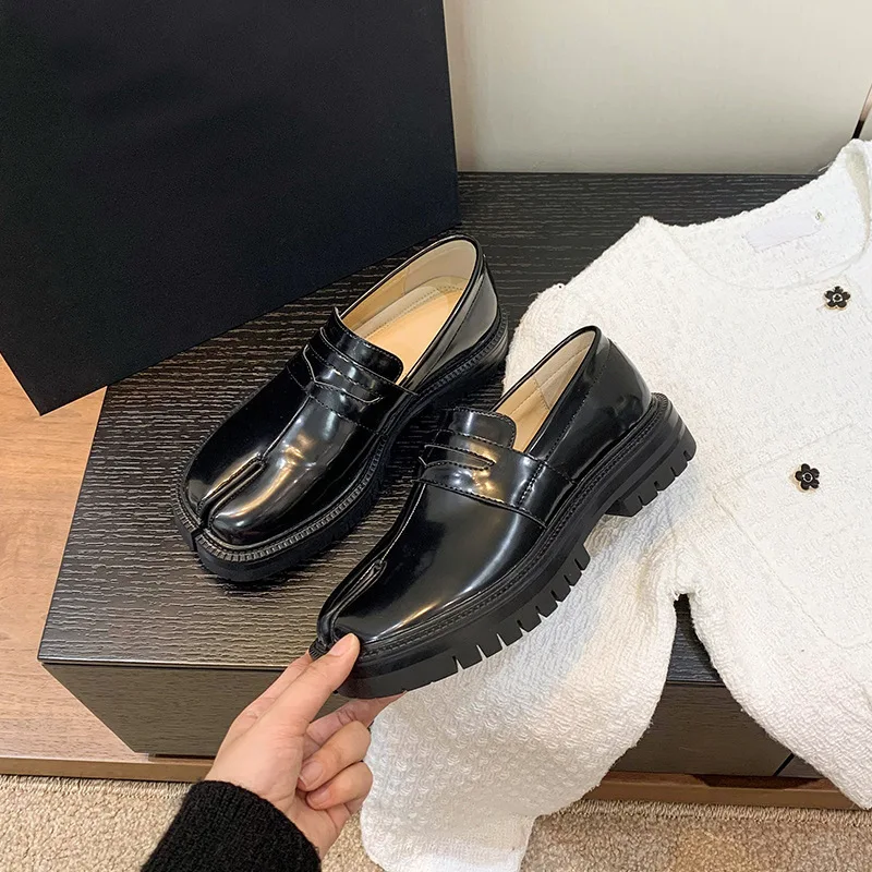 Mocasines con punta abierta y plataforma gruesa de diseñador de marca | Zapatos y calzado · Omeda.es - Imagen 8