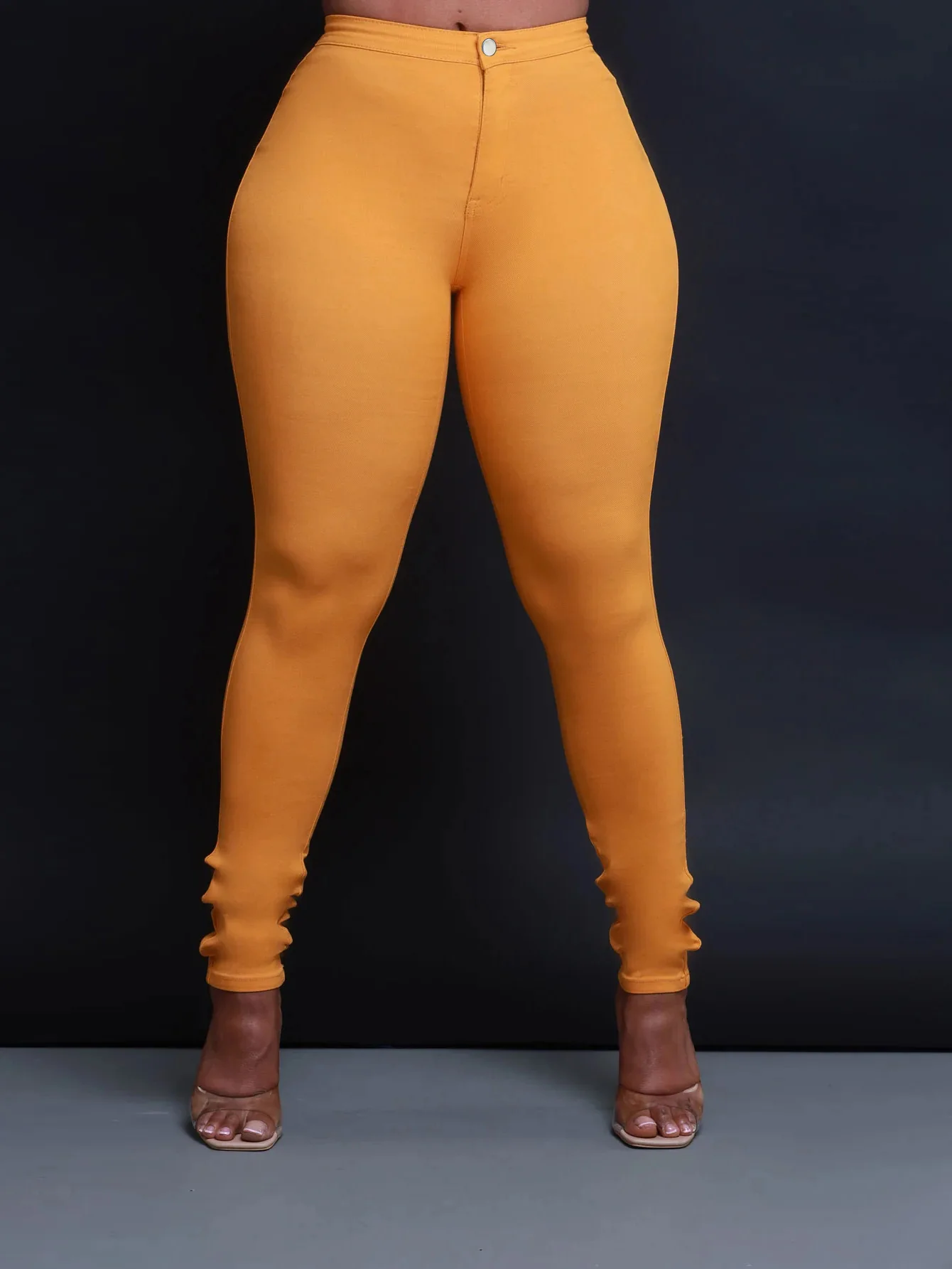 Nuevos jeans ajustados para primavera y verano. Disponible en una | Ropa de mujer · Omeda.es - Imagen 13