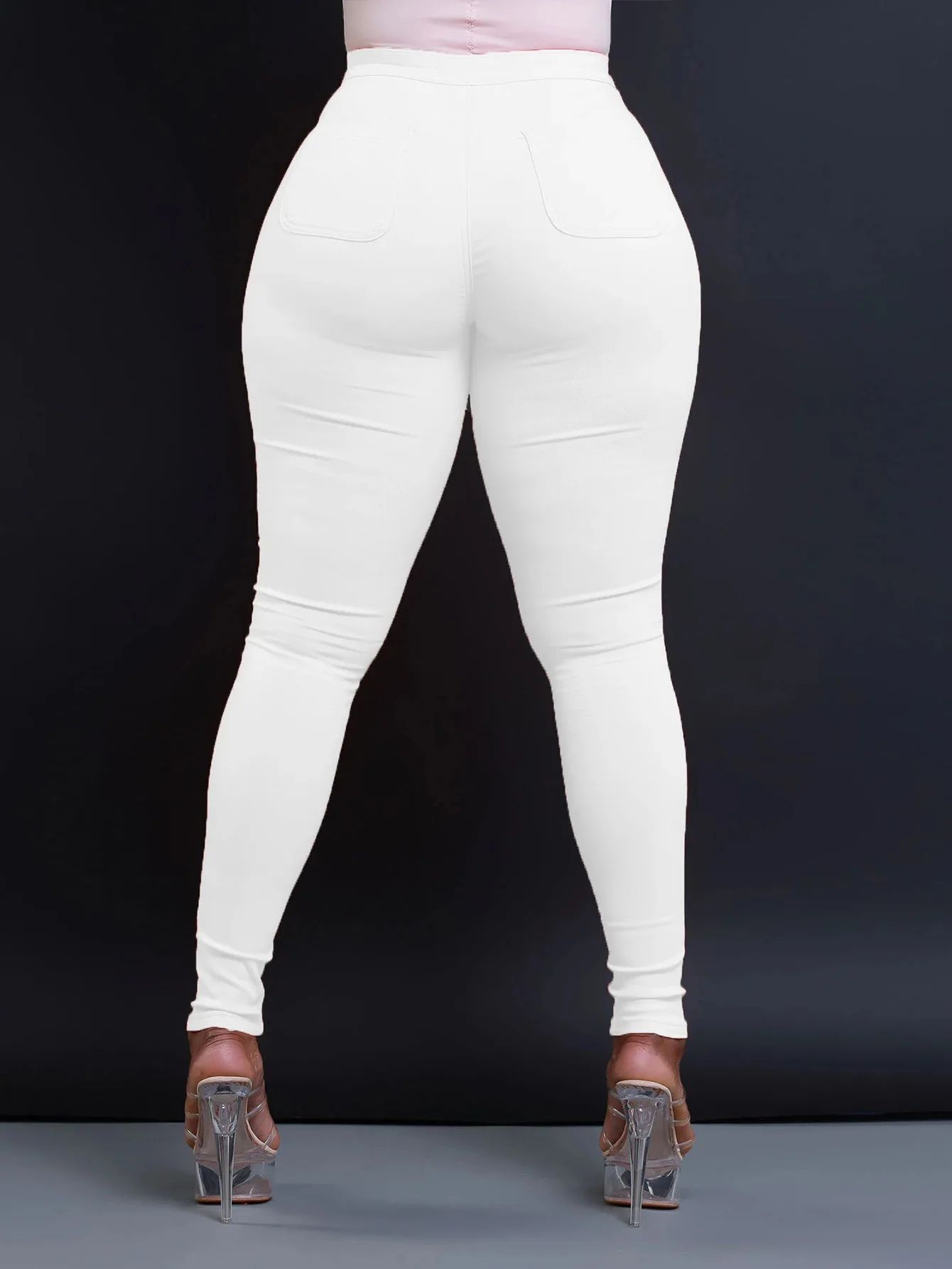 Nuevos jeans ajustados para primavera y verano. Disponible en una | Ropa de mujer · Omeda.es - Imagen 17