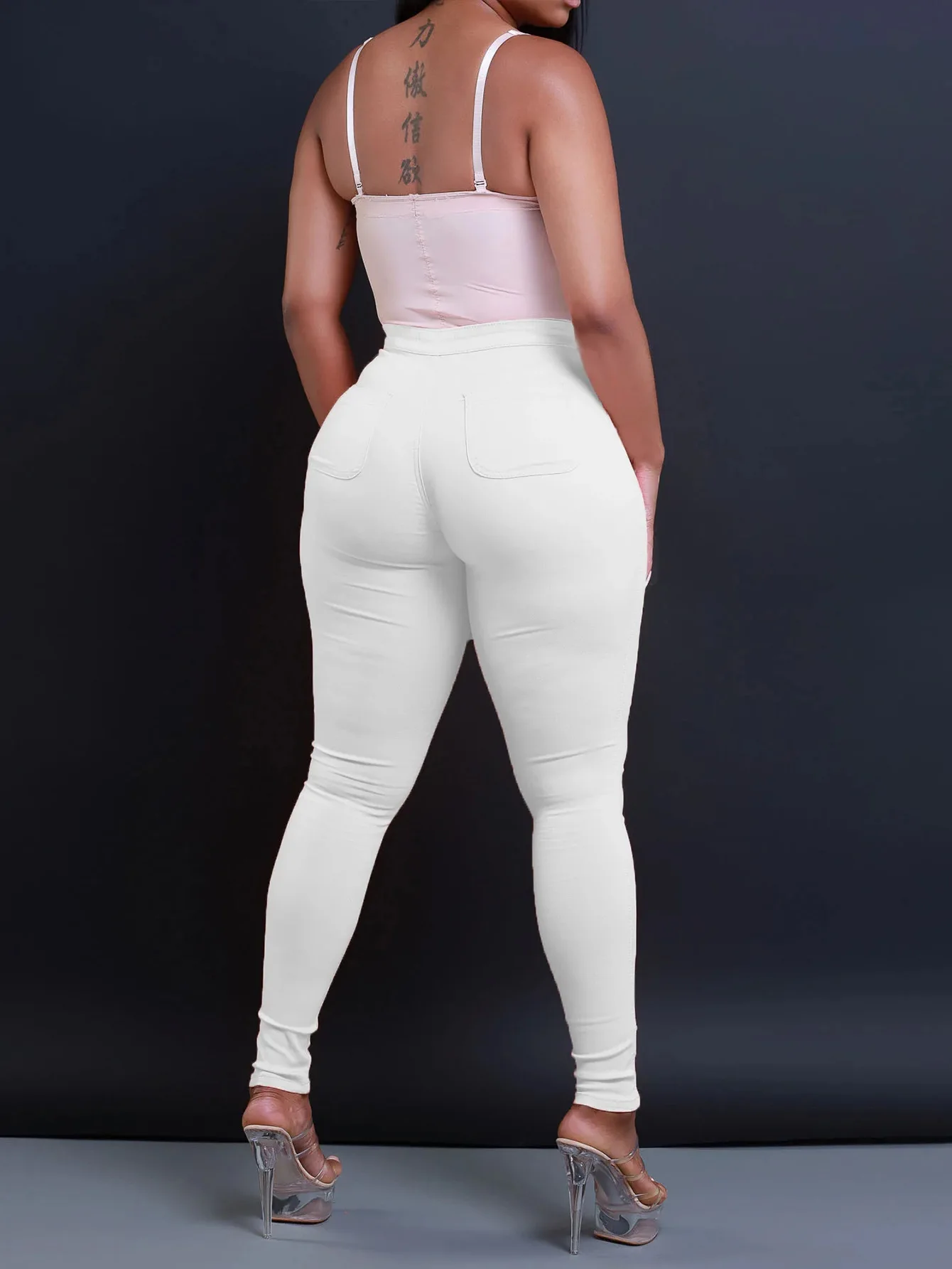 Nuevos jeans ajustados para primavera y verano. Disponible en una | Ropa de mujer · Omeda.es - Imagen 19