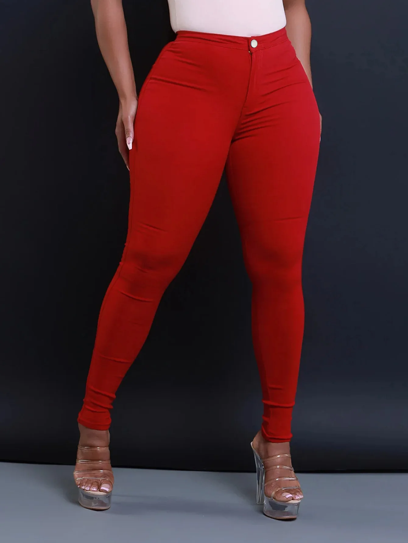 Nuevos jeans ajustados para primavera y verano. Disponible en una | Ropa de mujer · Omeda.es - Imagen 25