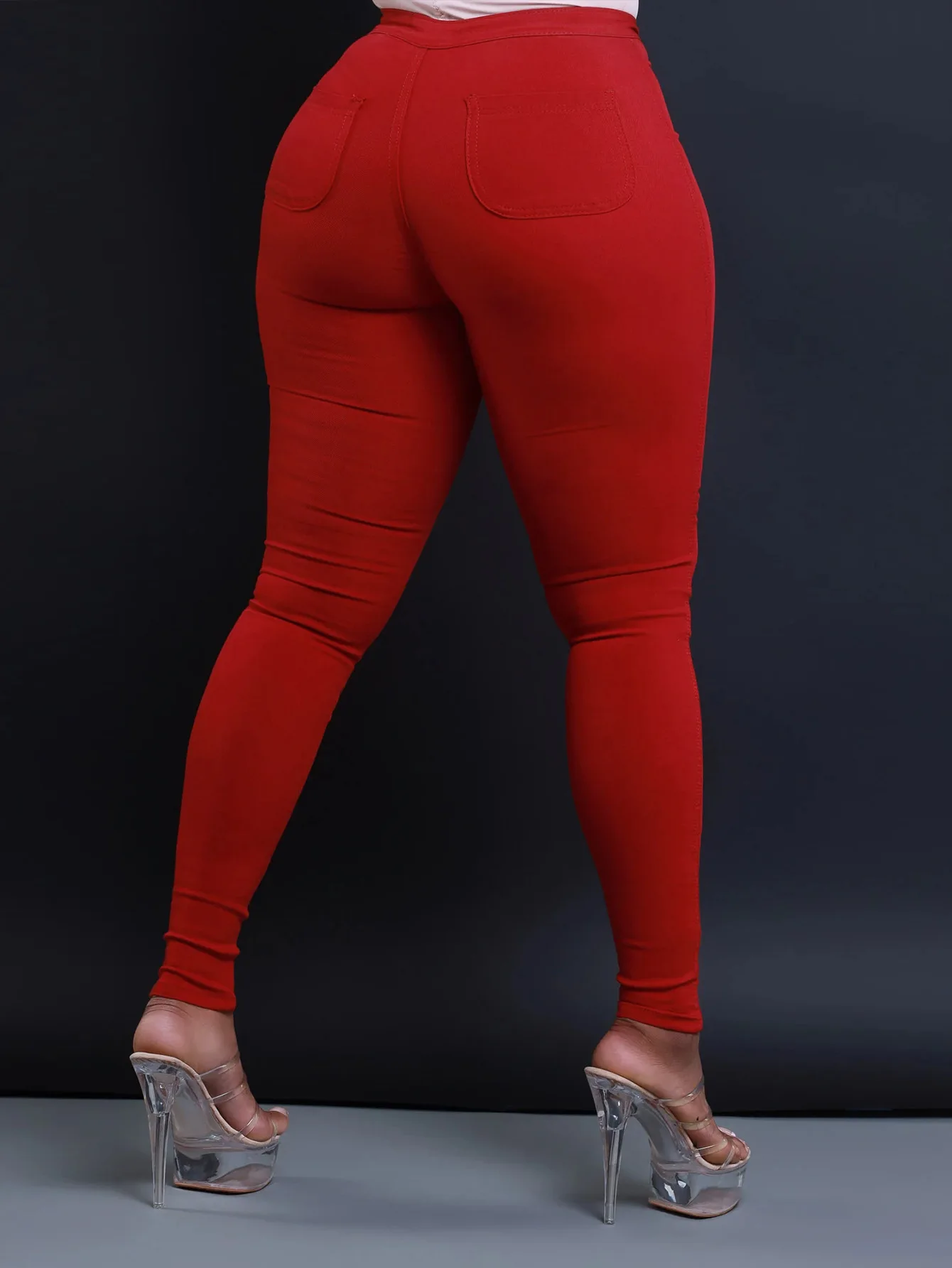 Nuevos jeans ajustados para primavera y verano. Disponible en una | Ropa de mujer · Omeda.es - Imagen 27