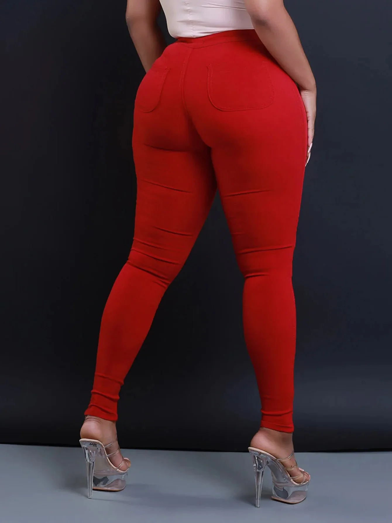 Nuevos jeans ajustados para primavera y verano. Disponible en una | Ropa de mujer · Omeda.es - Imagen 28