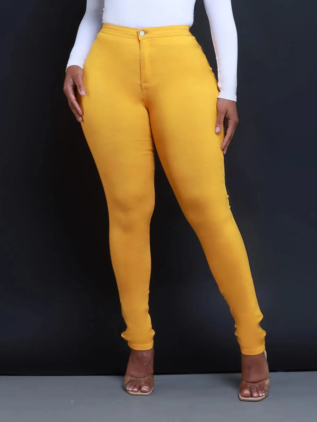 Nuevos jeans ajustados para primavera y verano. Disponible en una | Ropa de mujer · Omeda.es - Imagen 32