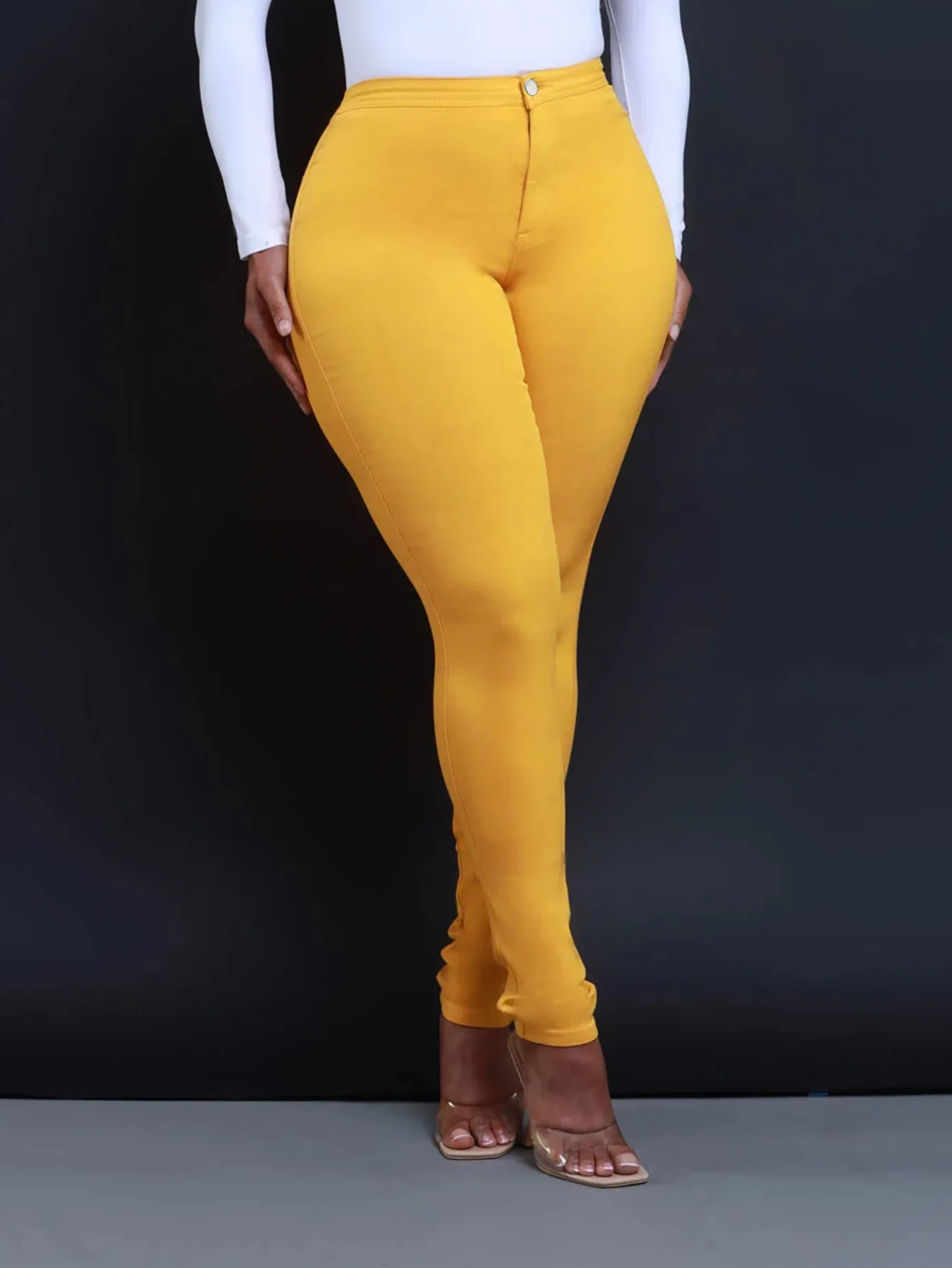 Nuevos jeans ajustados para primavera y verano. Disponible en una | Ropa de mujer · Omeda.es - Imagen 35