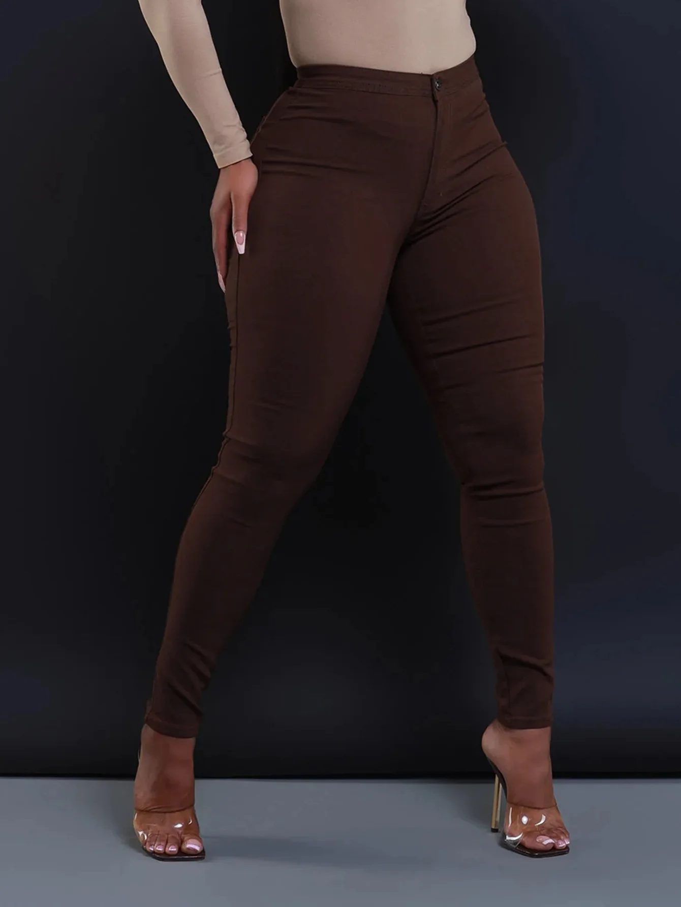 Nuevos jeans ajustados para primavera y verano. Disponible en una | Ropa de mujer · Omeda.es - Imagen 48