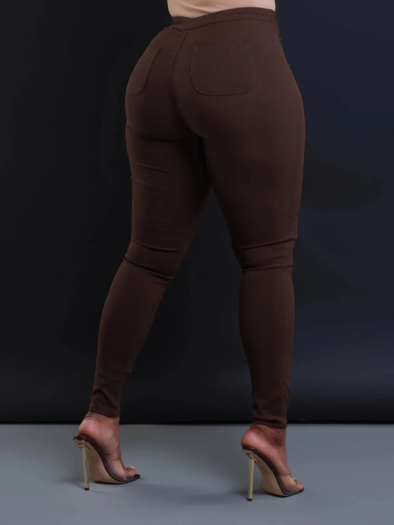 Nuevos jeans ajustados para primavera y verano. Disponible en una | Ropa de mujer · Omeda.es - Imagen 7